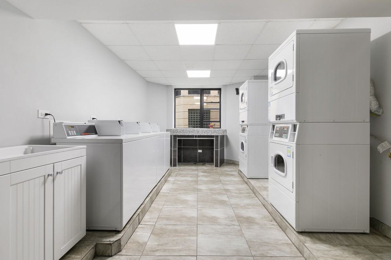 The Dickens Courtyard - Photo 4 of 20