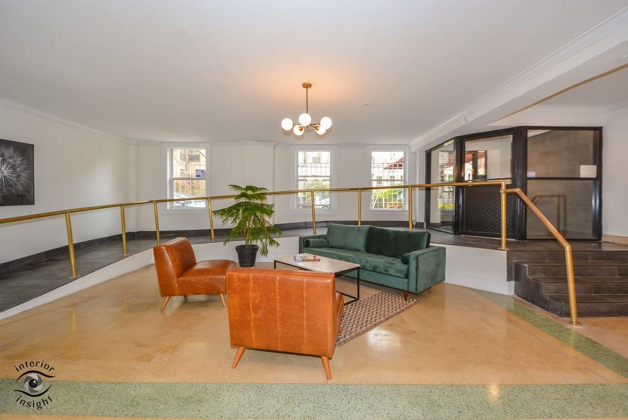 Winthrop - Photo 3 of 14