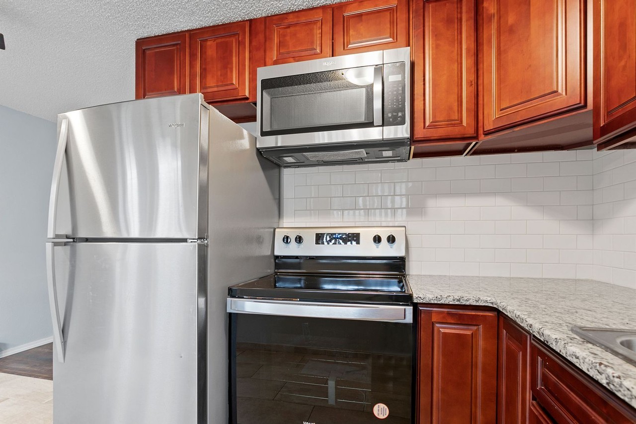 Jennings Lodge Apartments - Photo 2 of 39