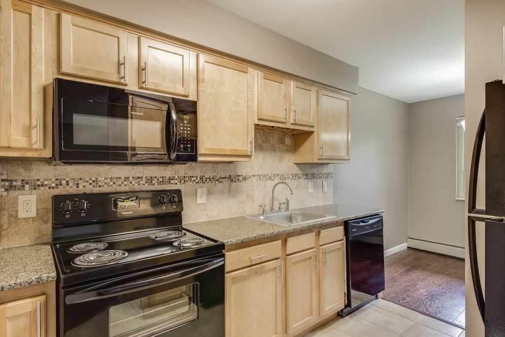 Avenue Eleven Apartments - Photo 5 of 14
