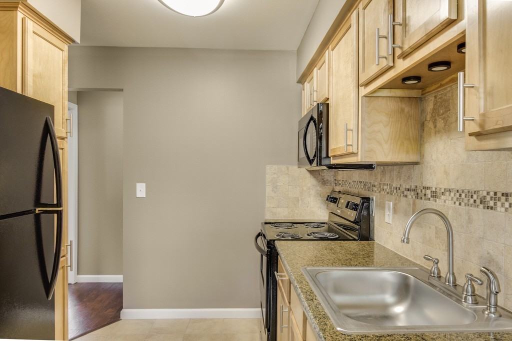 Avenue Eleven Apartments - Photo 7 of 14