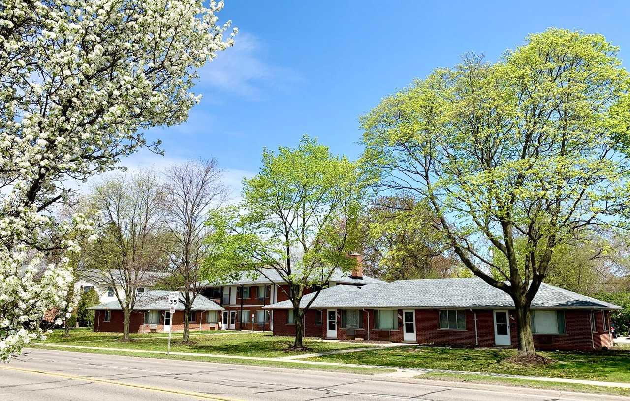 Clawson Park Apartments - Photo 5 of 30