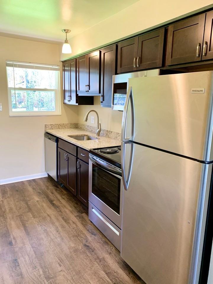 Clawson Park Apartments - Photo 7 of 30