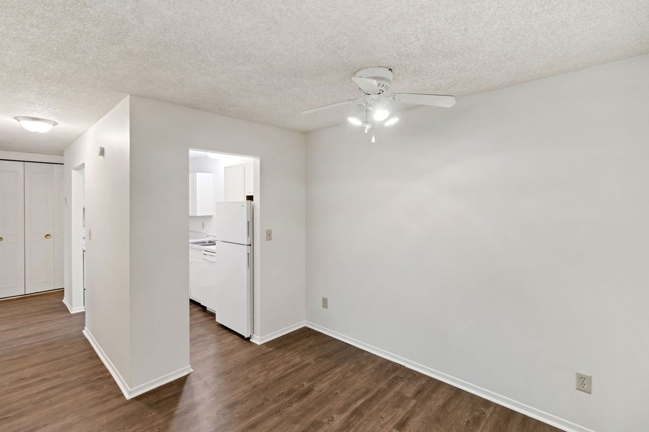 Carriage Park Apartments (Carriage Park Investors LLC) - Photo 6 of 50