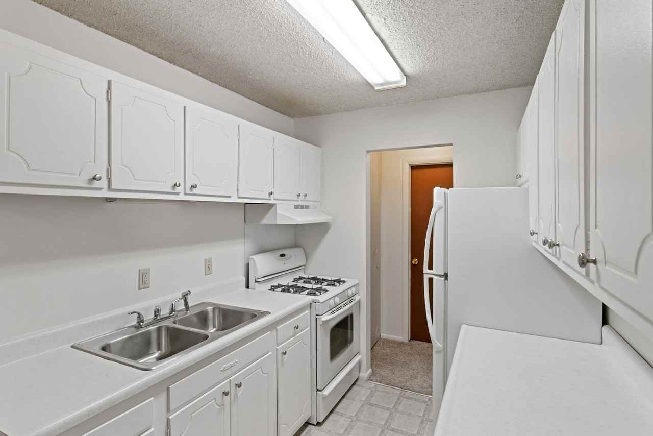 Carriage Park Apartments (Carriage Park Investors LLC) - Photo 3 of 50