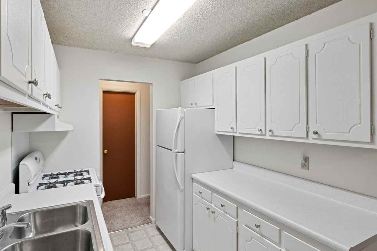 Carriage Park Apartments (Carriage Park Investors LLC) - Photo 6 of 50