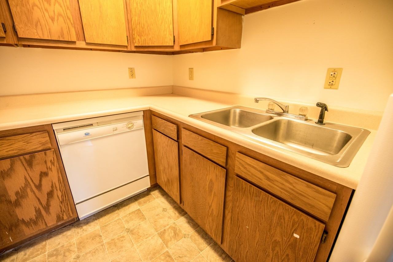 410 Sixth Street - Photo 4 of 46