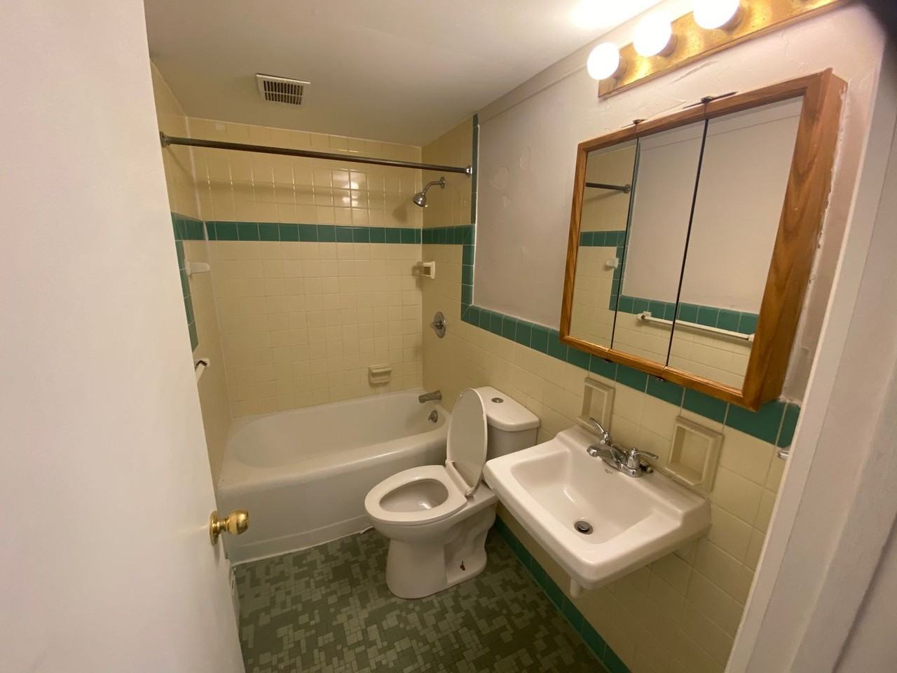 203 S Wright Street - Photo 3 of 42