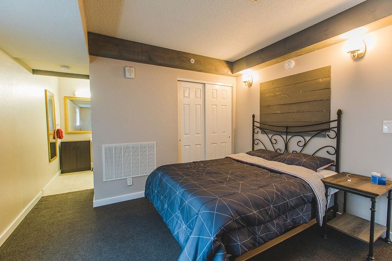 Waterfront Apartments (TCT 1600, LLC) - Photo 5 of 31