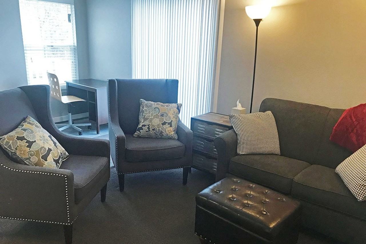 Waterfront Apartments (TCT 1600, LLC) - Photo 3 of 8