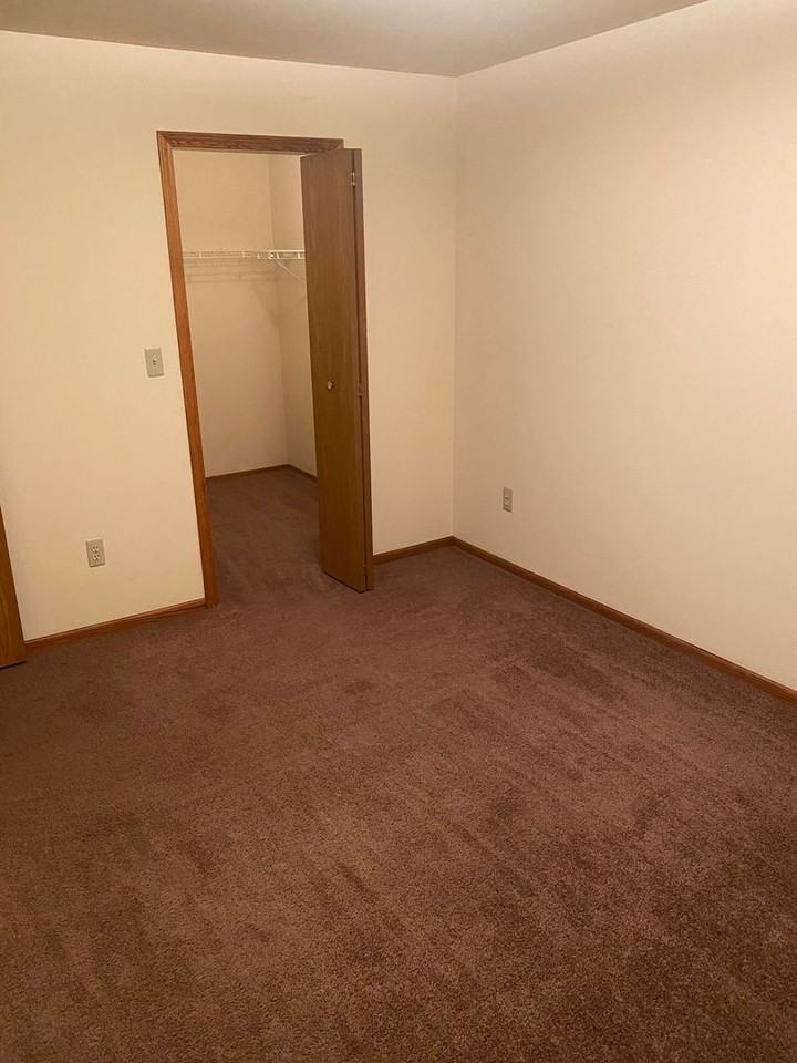 Newport Shores Apartments (Newport Shores Apartments LLC) - Photo 5 of 11