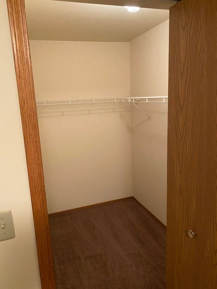 Newport Shores Apartments (Newport Shores Apartments LLC) - Photo 6 of 11