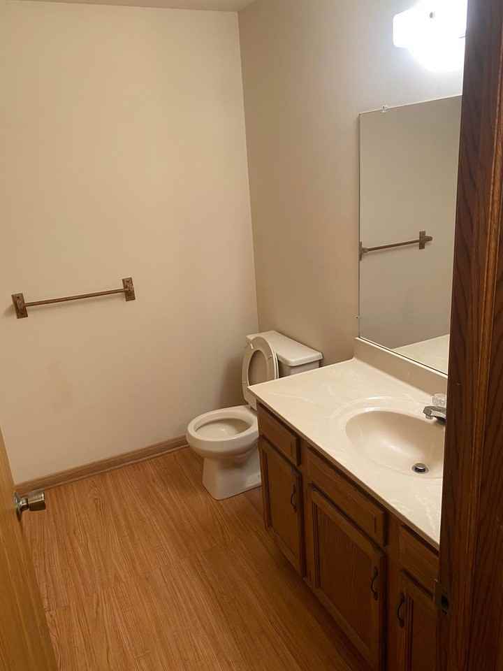 Newport Shores Apartments (Newport Shores Apartments LLC) - Photo 7 of 11