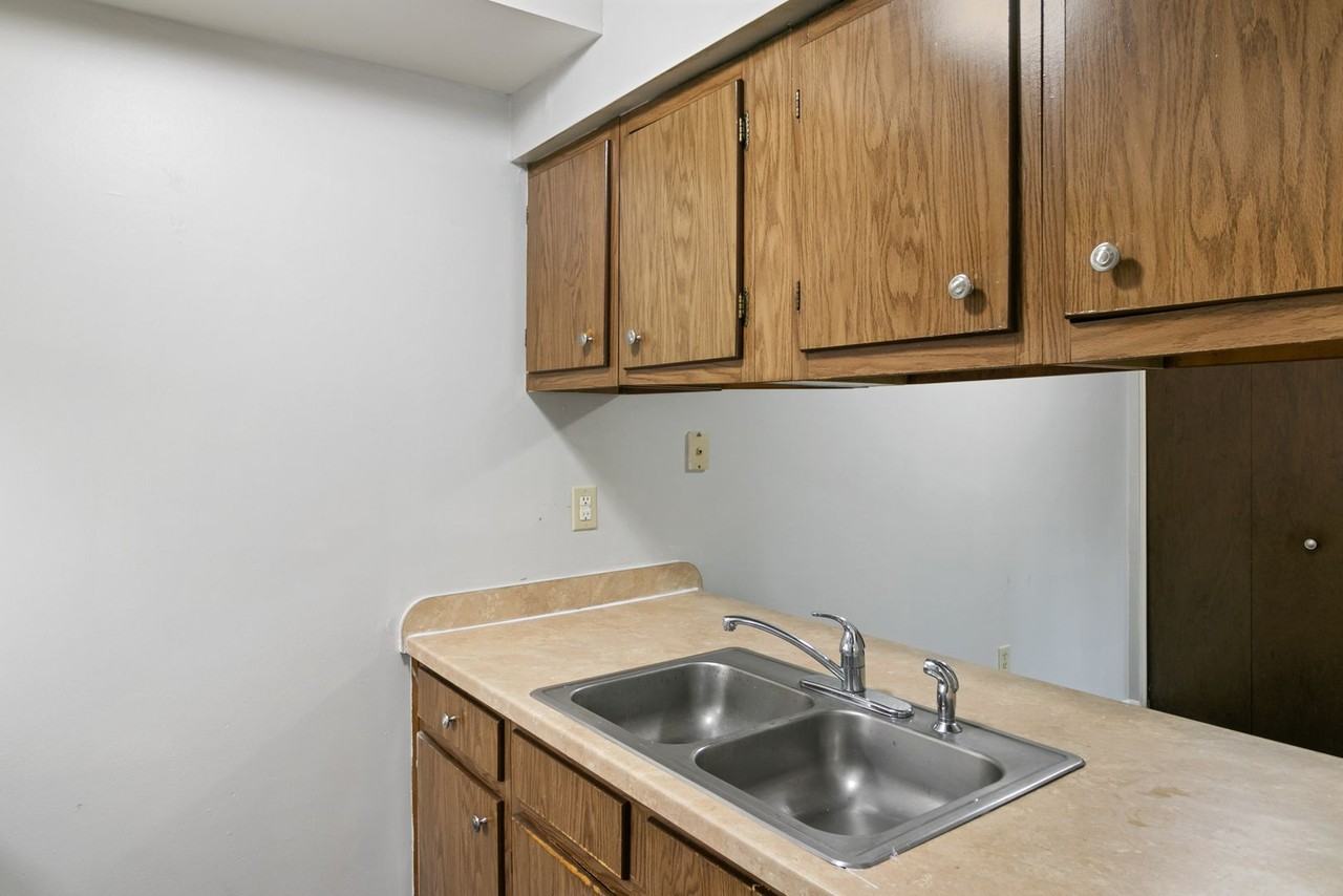 Holt Manor (Holt Manor Inc) - Photo 4 of 24