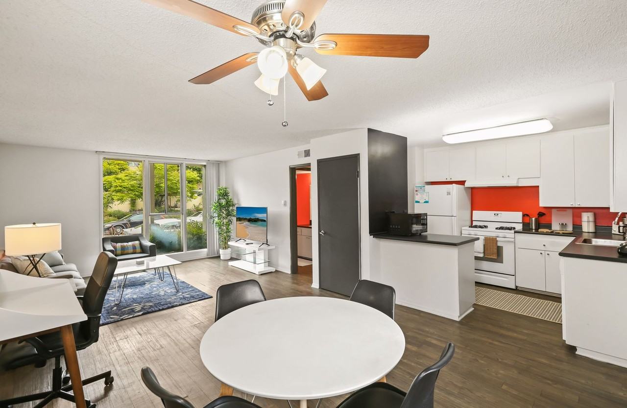 Los Angeles - Photo 6 of 49