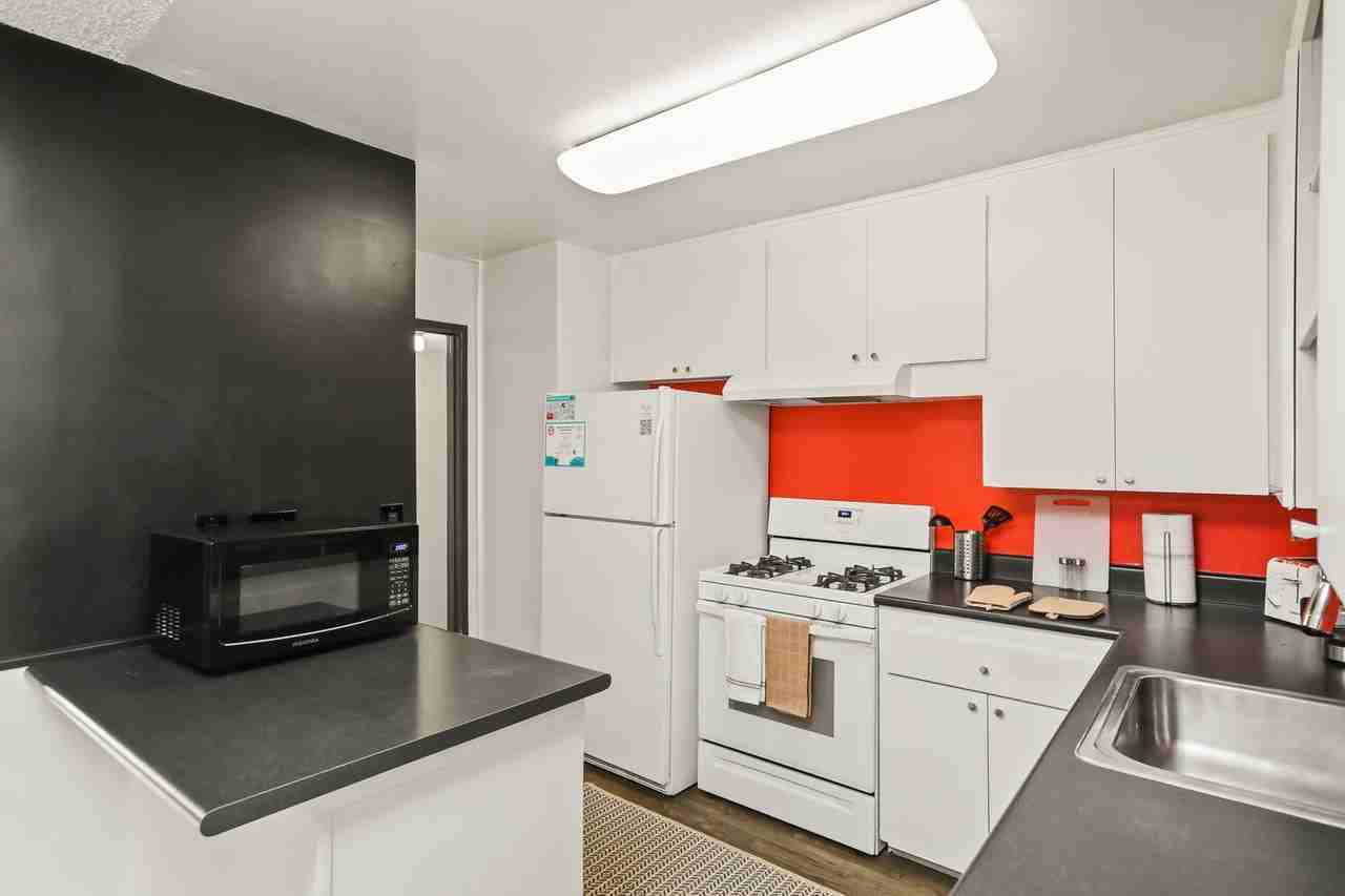 Los Angeles - Photo 7 of 49