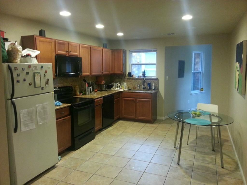 818 East 30th Street - Photo 2 of 14