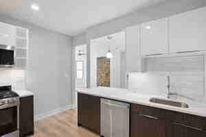 featured image of 7510 7510 - 7514 N Eastlake Ter