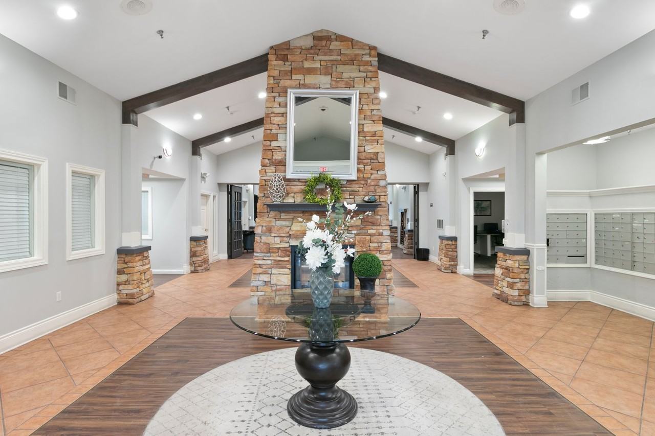 Lynden Parke Apartments (Lynden Parke 154 LLC) - Photo 2 of 50