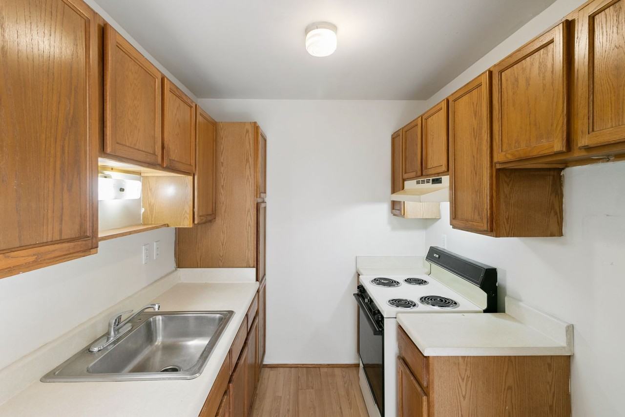 Holiday Manor East - Photo 2 of 50