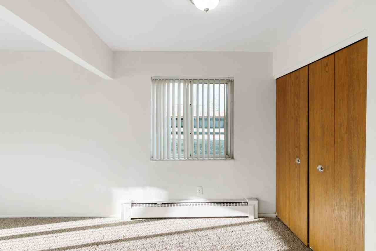 Holiday Manor East - Photo 6 of 50