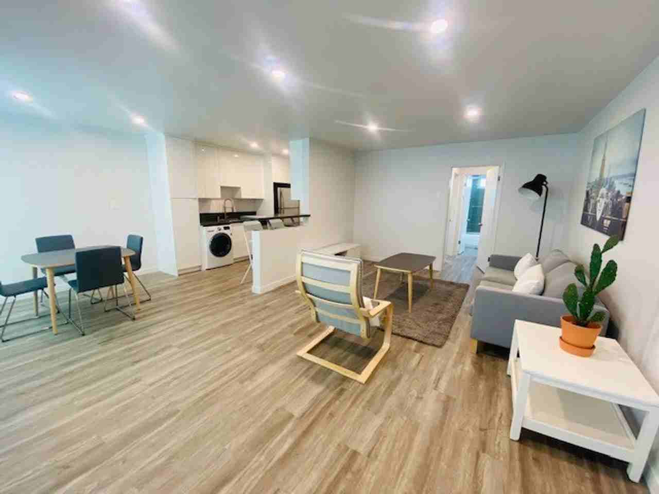 National Apts - Photo 2 of 6