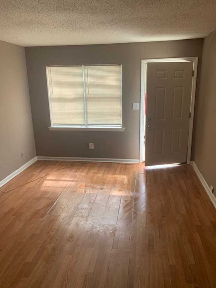 East Lake Villa - Photo 3 of 12