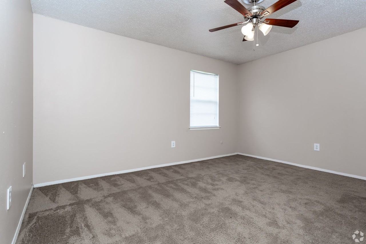 Pinehurst Apartments 3401 E Marshall Ave, Longview, TX 75601 Zumper