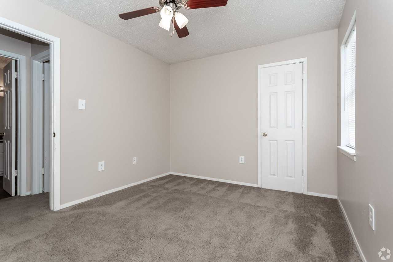 Pinehurst Apartments 3401 E Marshall Ave, Longview, TX 75601 Zumper