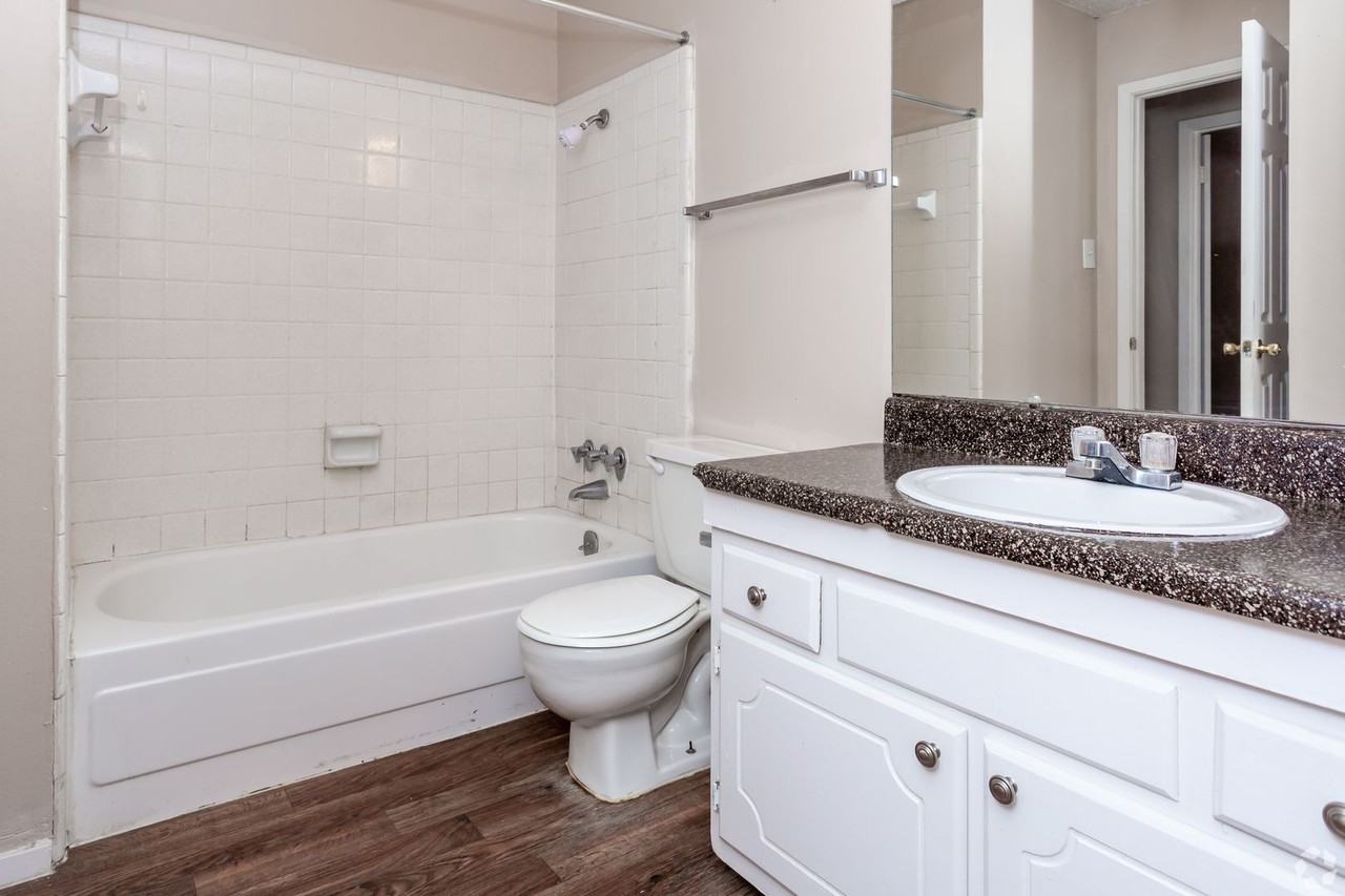 Pinehurst Apartments 3401 E Marshall Ave, Longview, TX 75601 Zumper