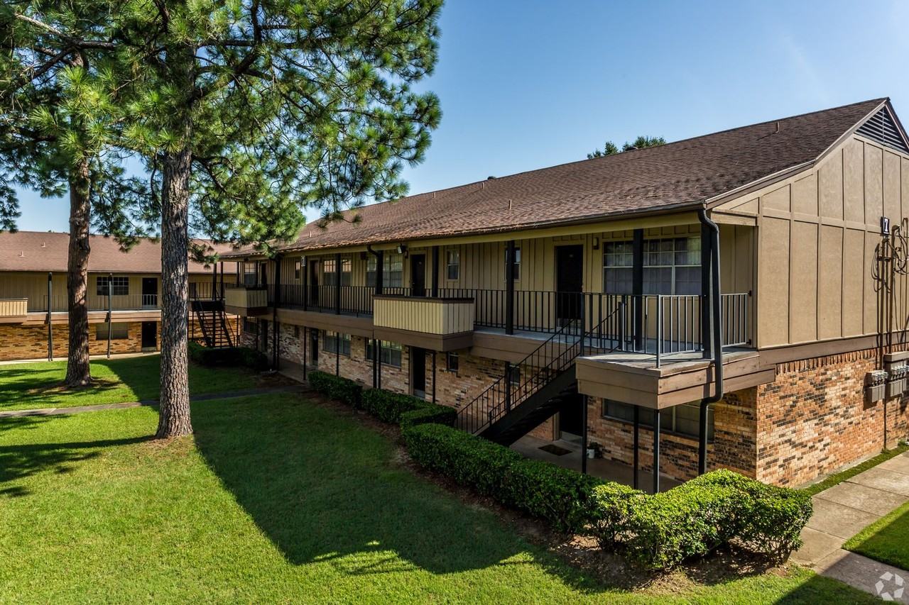 Castlewood Apartments 2045 Bert Kouns Industrial Loop, Shreveport, LA 71118 Zumper