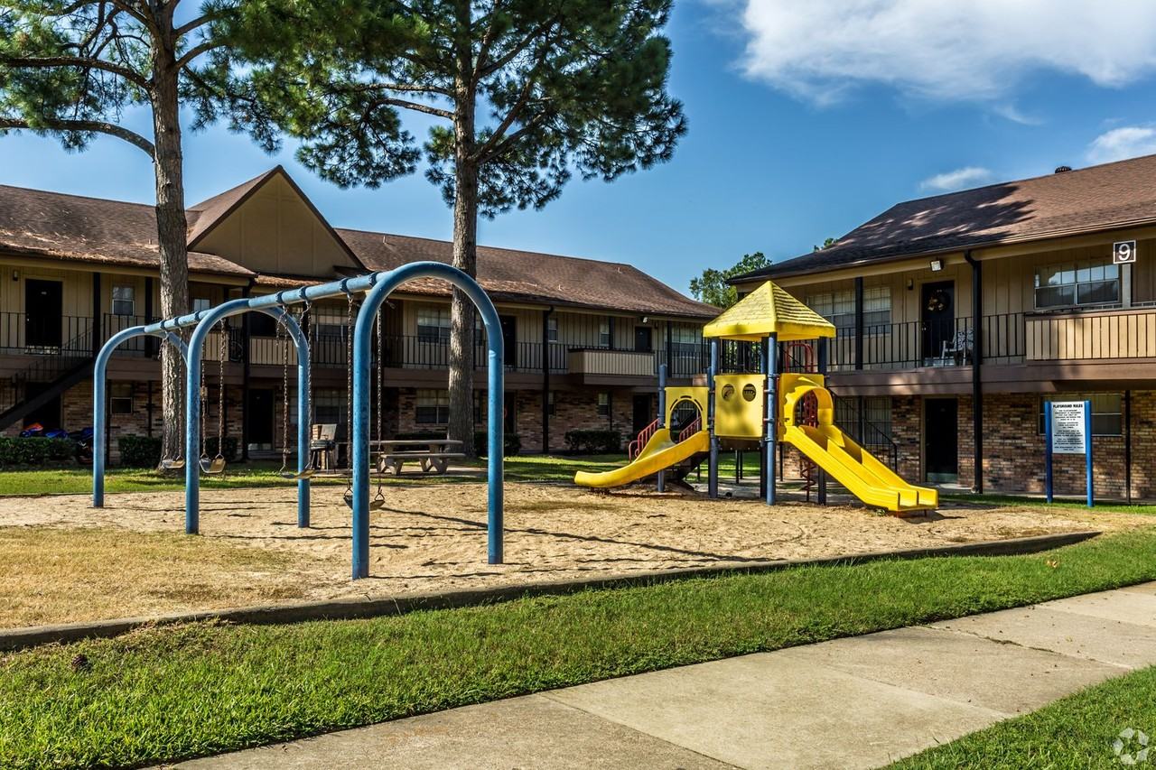 Castlewood Apartments 2045 Bert Kouns Industrial Loop, Shreveport, LA 71118 Zumper