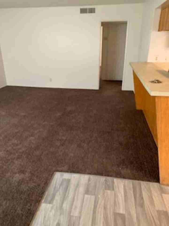 ST5800 - Photo 2 of 13