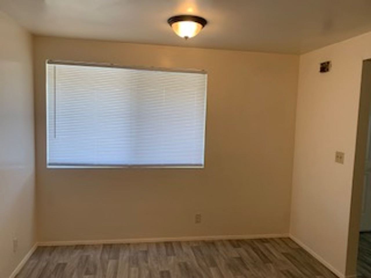 ST5800 - Photo 3 of 13