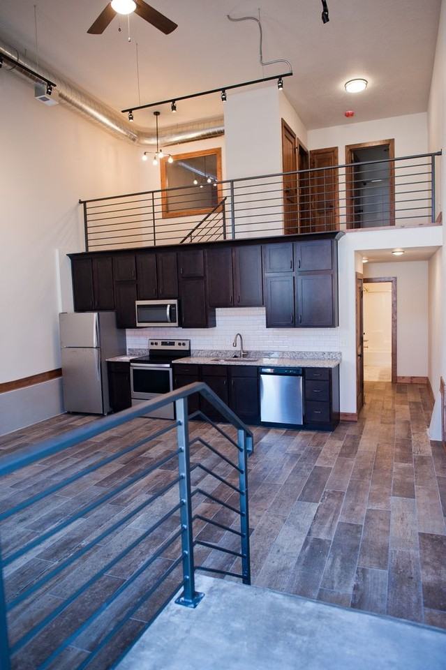 515 W Mcdaniel St - Photo 5 of 7