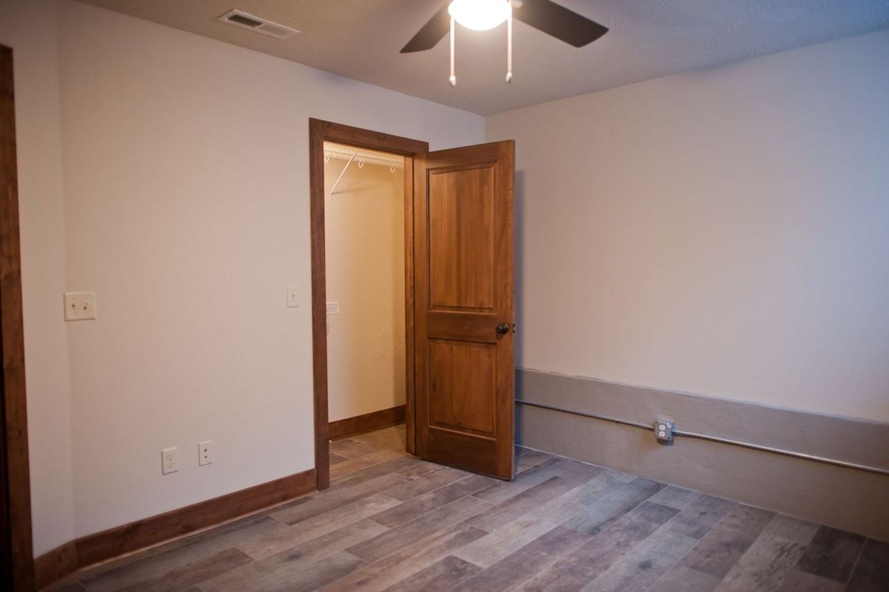 515 W Mcdaniel St - Photo 3 of 10