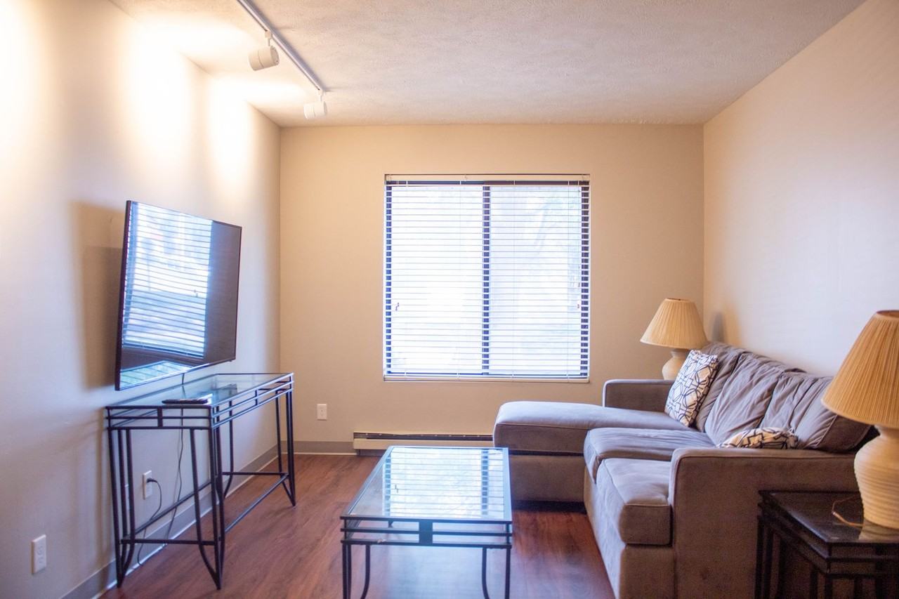 1001 W Clark - Photo 3 of 31