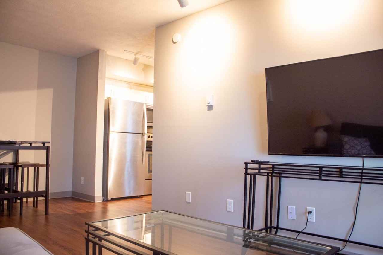 1001 W Clark - Photo 4 of 31