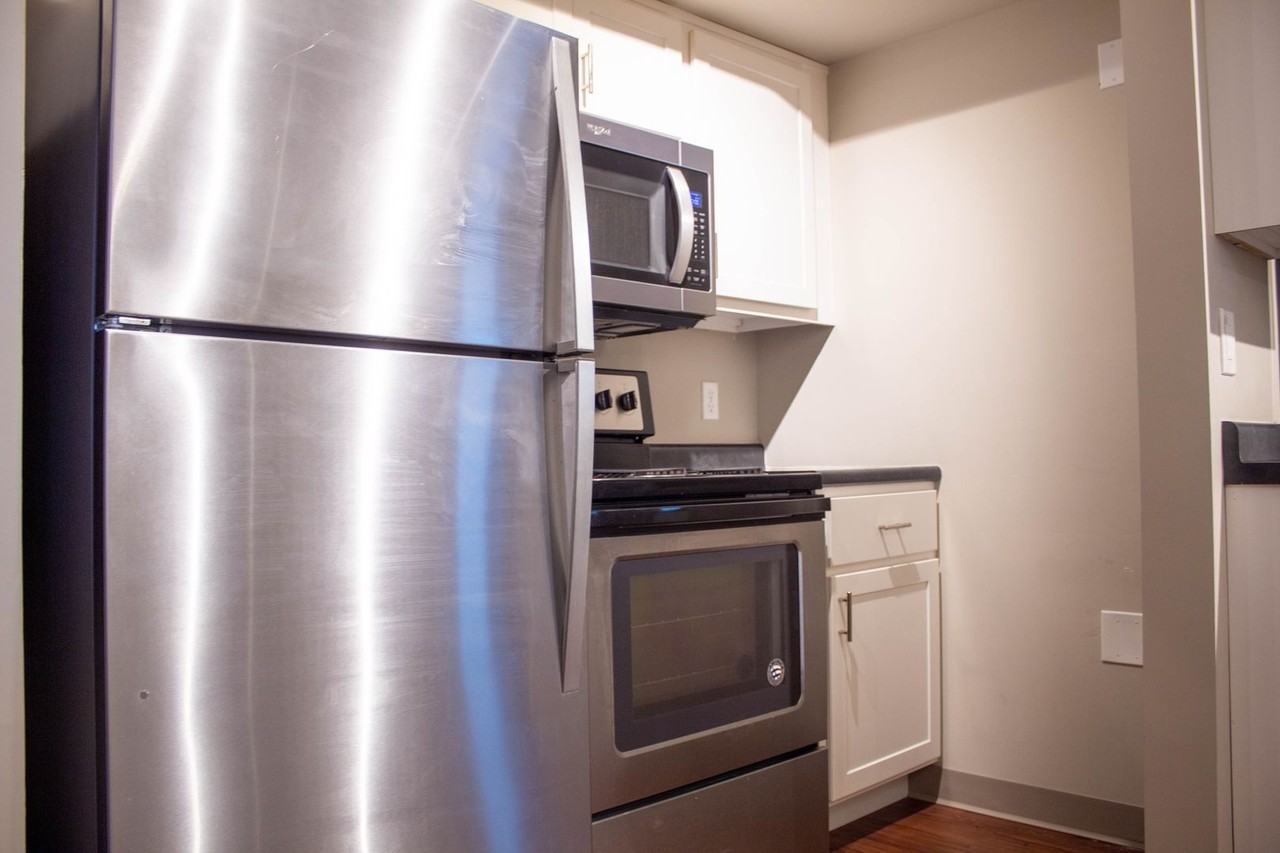 1001 W Clark - Photo 7 of 31