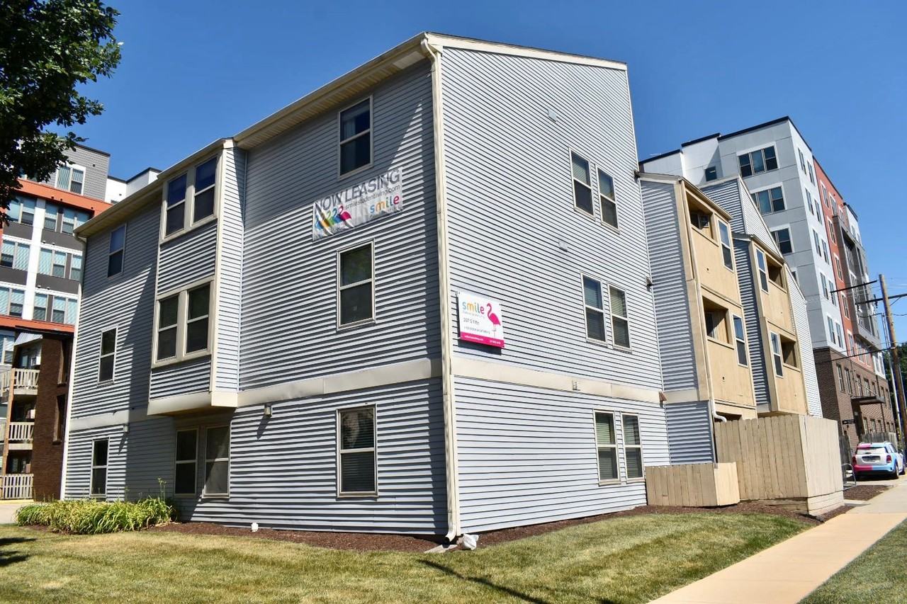 207 S Fifth - Photo 2 of 38