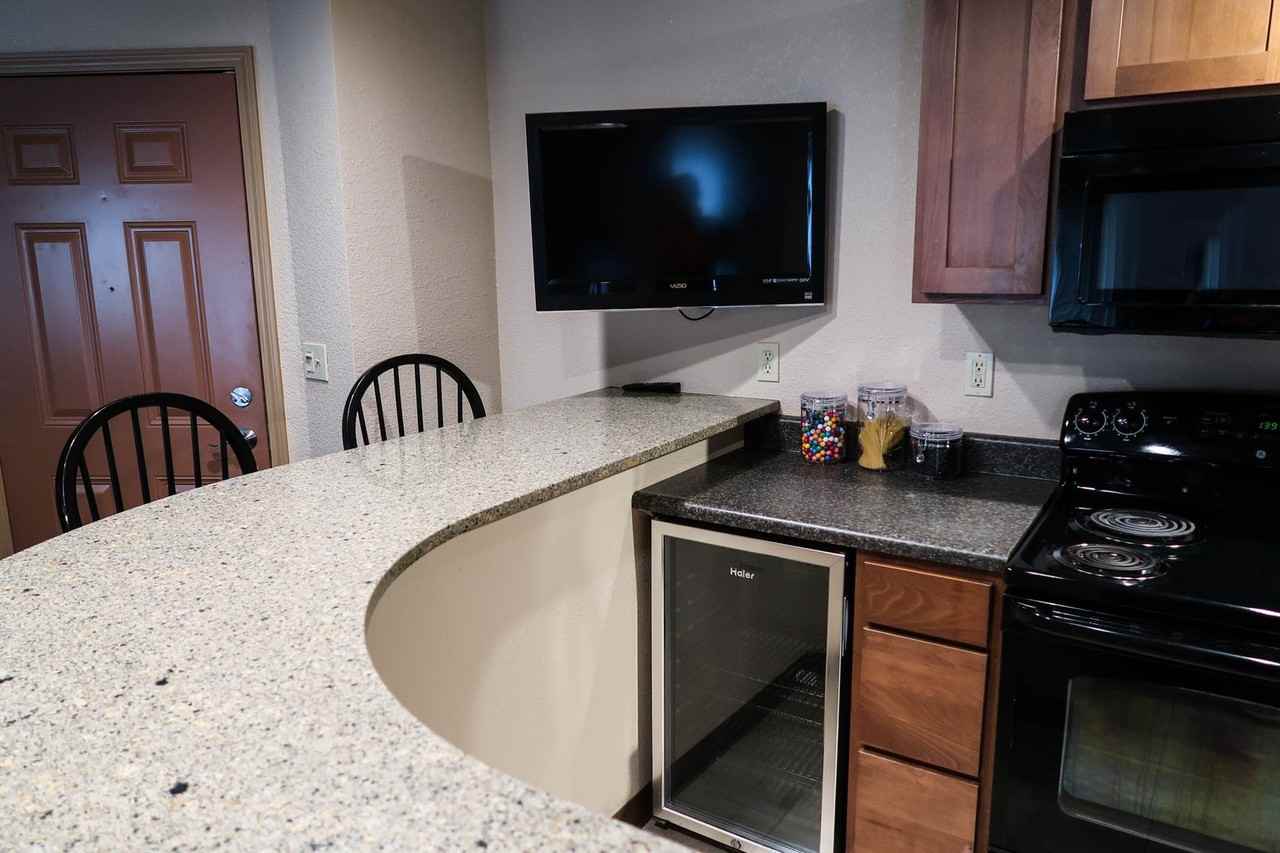 207 S Fifth - Photo 4 of 17