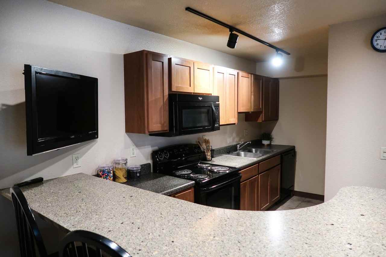 207 S Fifth - Photo 5 of 17