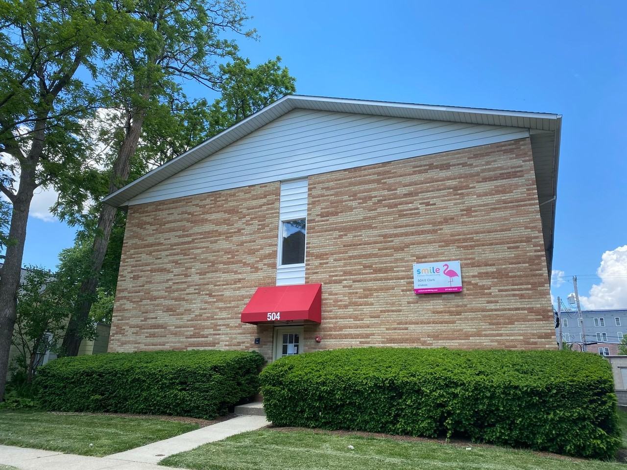 504 E Clark - Photo 2 of 13