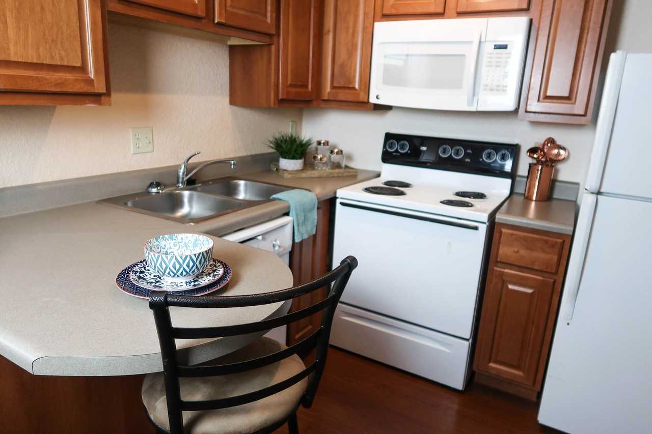512 E Clark - Photo 2 of 19