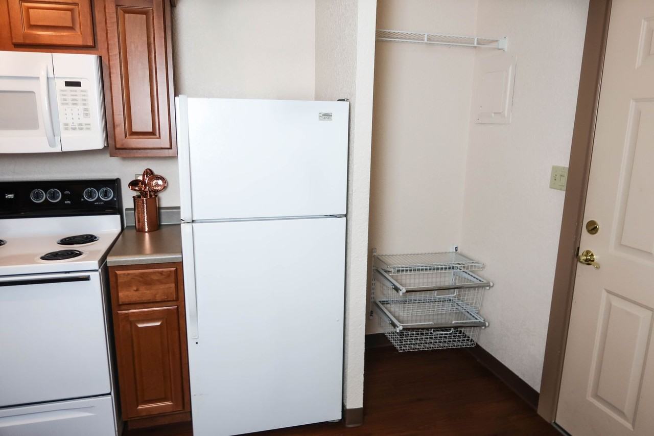 512 E Clark - Photo 3 of 19