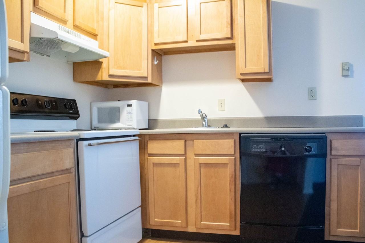 512 E Clark - Photo 5 of 33