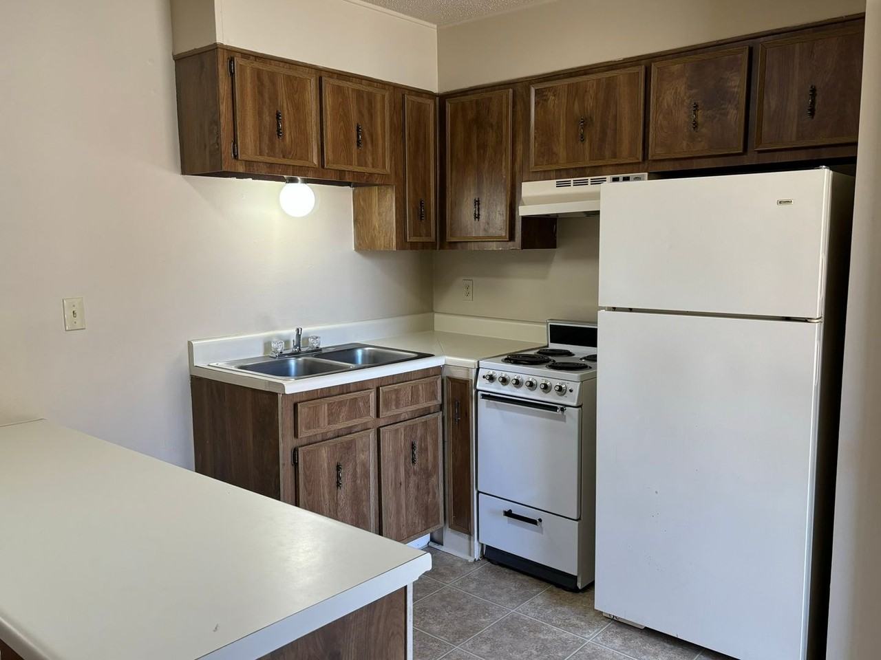 Longstreth Apartments - Photo 5 of 10