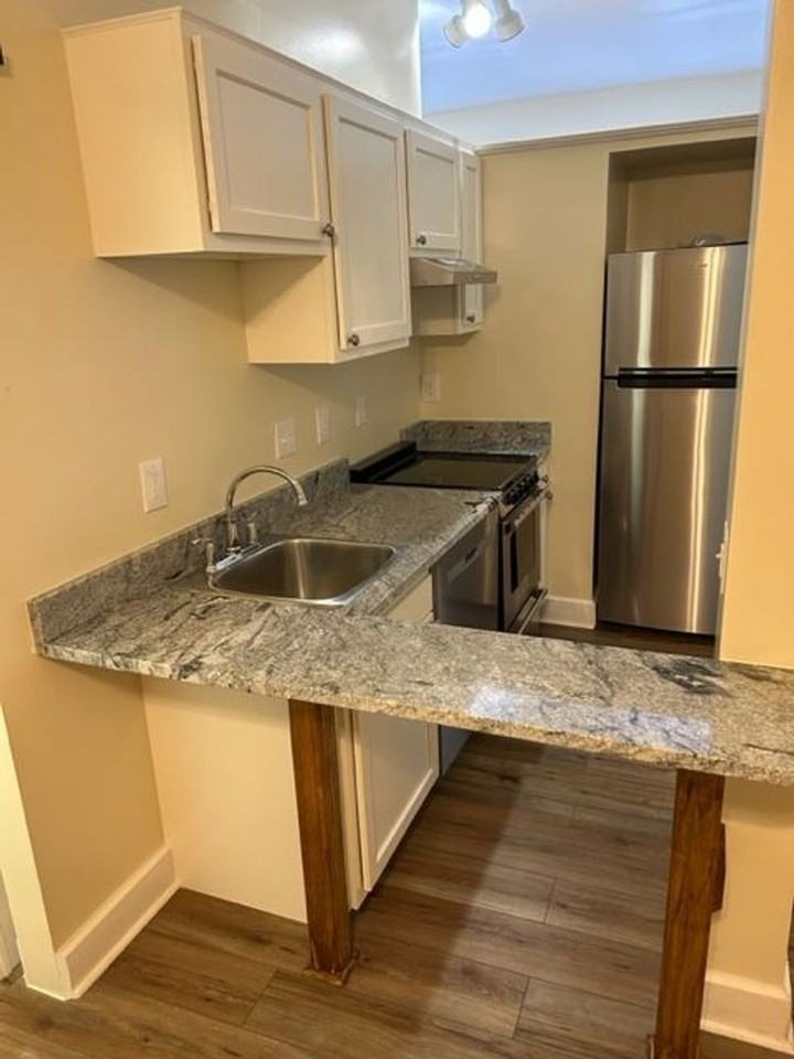 638 N. High St. - Photo 3 of 10