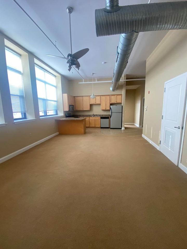 11 Fremont Street - Photo 4 of 31