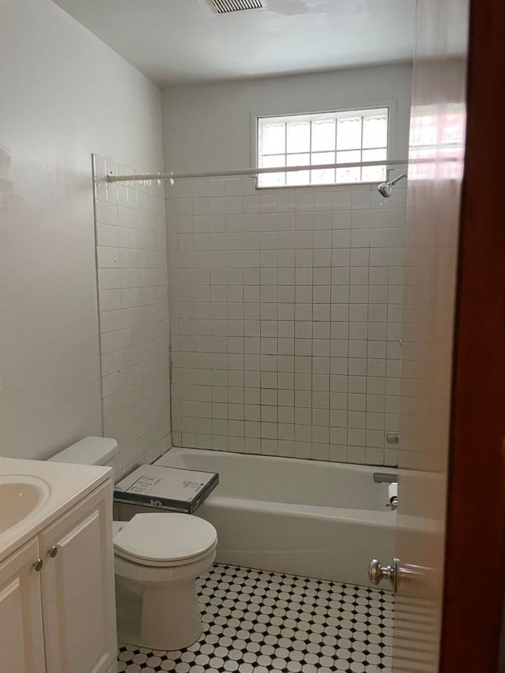 210 S 41st St - Photo 7 of 14